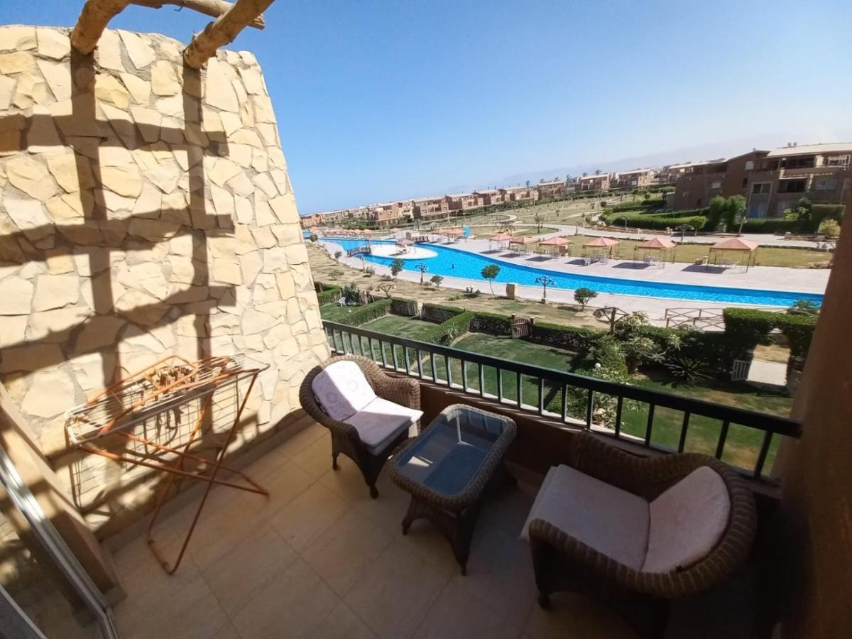 Chalet Marina Wadi Degla Families Only Pool View 2Nd Floor 6 Adults Ain Sukhna Exterior photo
